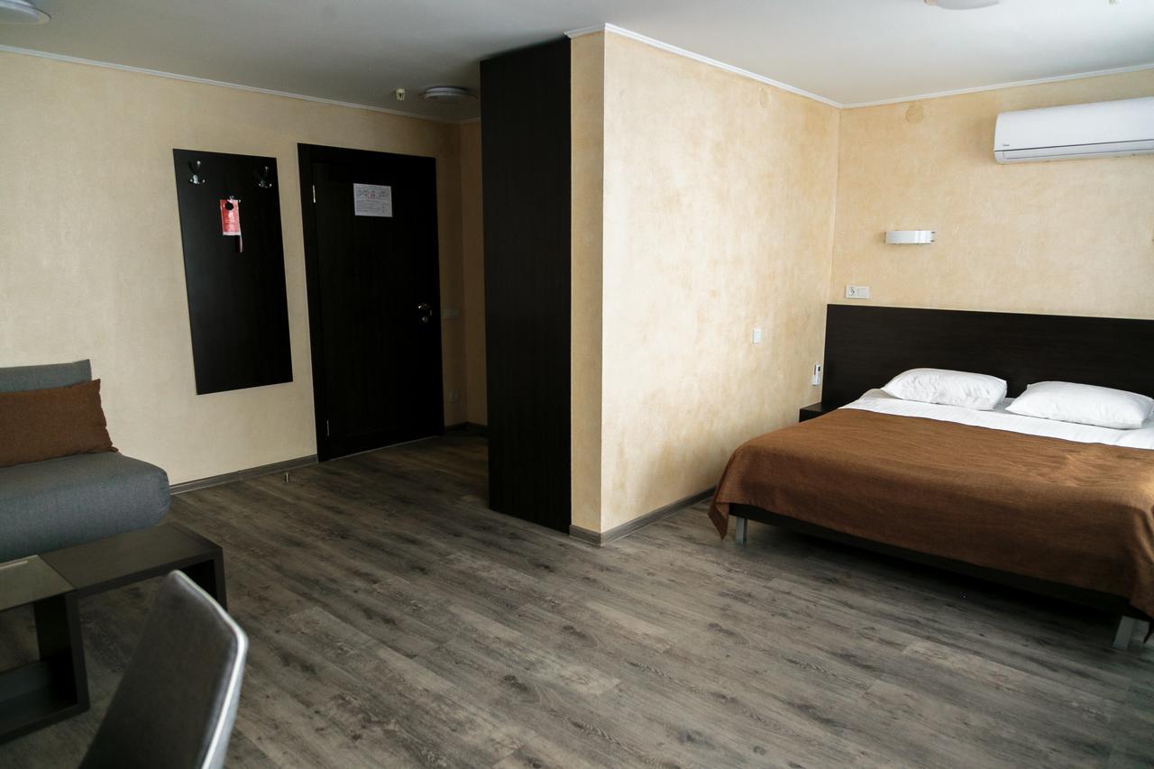 Tourist Hotel Charkov Buitenkant foto