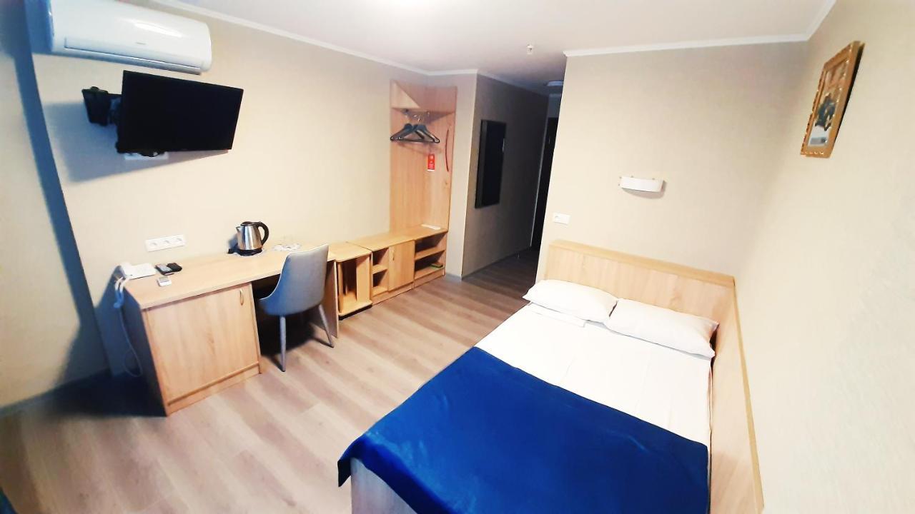 Tourist Hotel Charkov Buitenkant foto