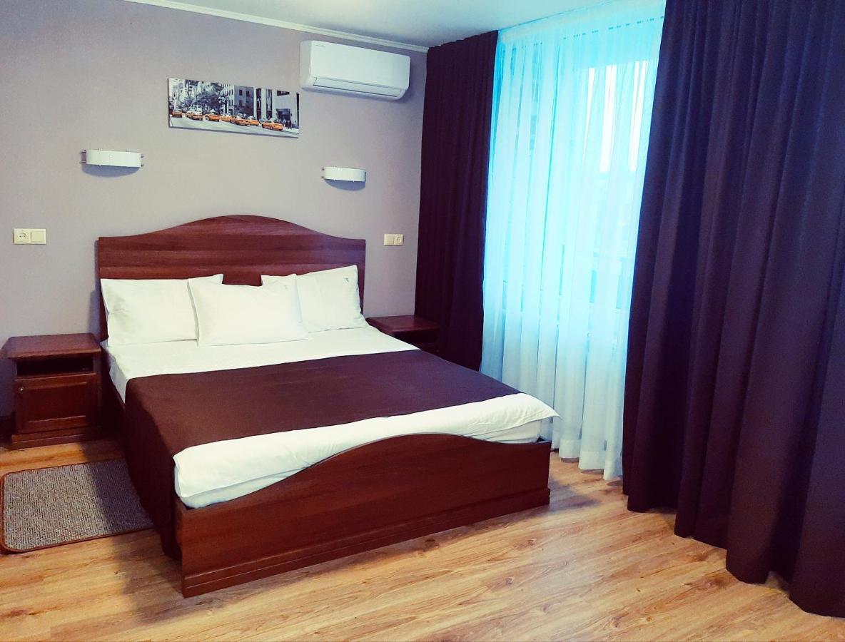 Tourist Hotel Charkov Buitenkant foto
