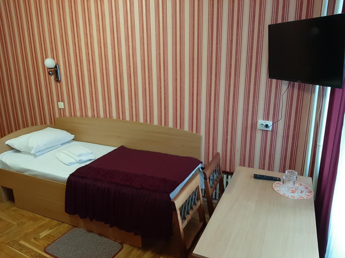 Tourist Hotel Charkov Buitenkant foto
