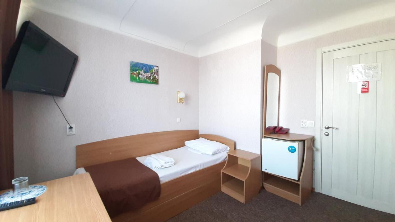 Tourist Hotel Charkov Buitenkant foto