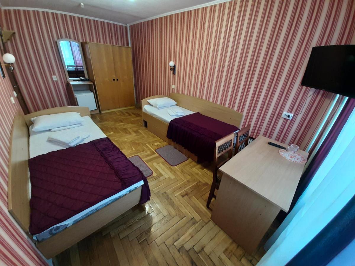Tourist Hotel Charkov Buitenkant foto