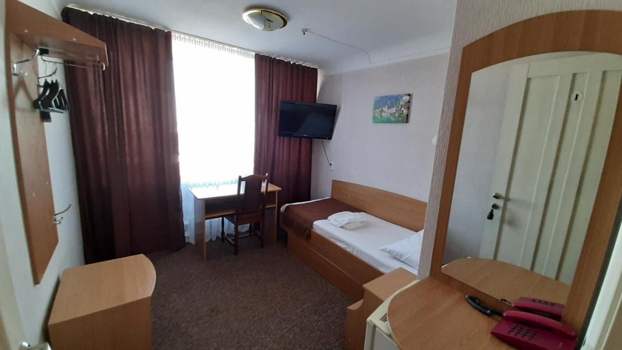 Tourist Hotel Charkov Buitenkant foto