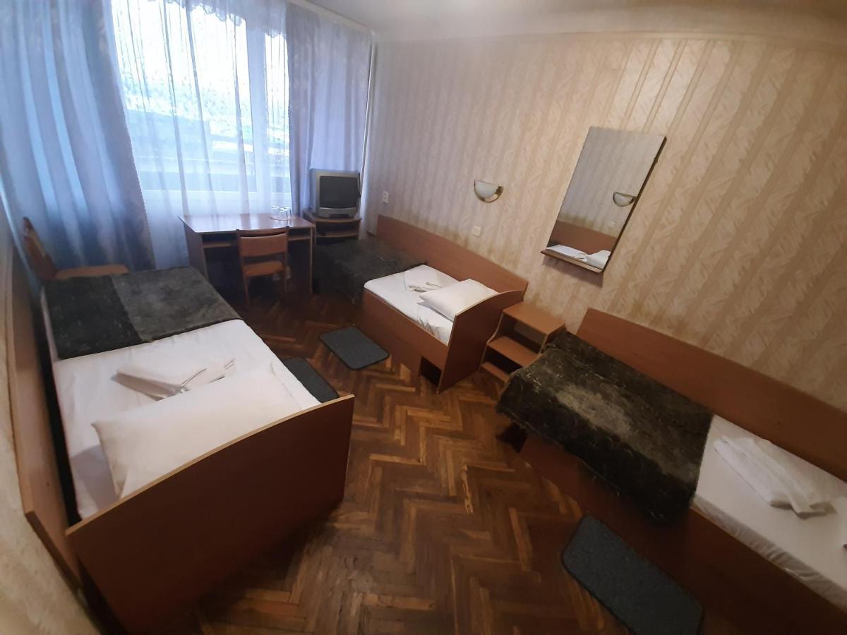 Tourist Hotel Charkov Buitenkant foto